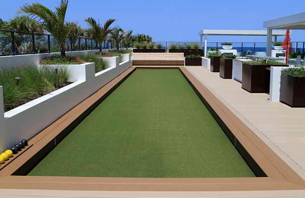 Synthetic turf for roof decks in Florida