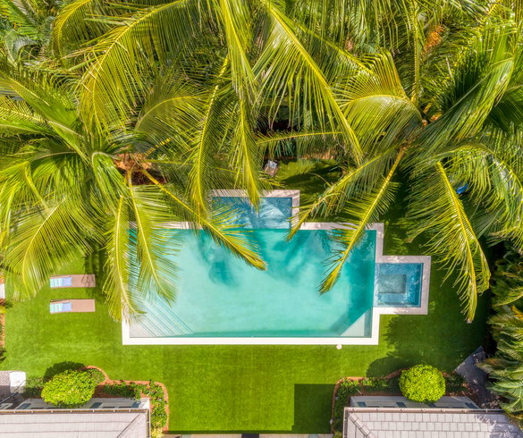 Why Blue Ocean Turf for Pool Area in South Florida